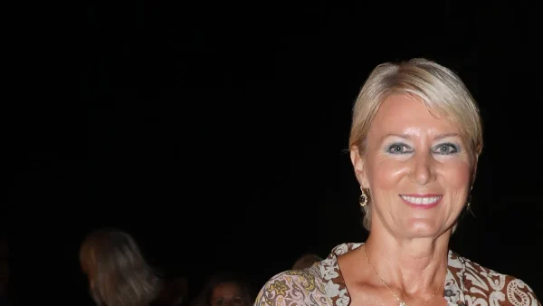 Γοητευτικός φορώντας σακάκι - Βραδινή έξοδος για την Νατάσα Παζαΐτη με τον 20χρονο γιο της, Αλέξανδρο