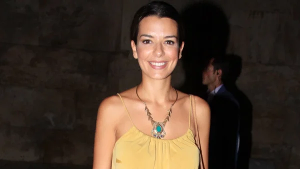 Βάφτιση κόρης Ράλλη & Ανδρούτσου: Το κουφετί φόρεμα της Νικολέτας, ο στολισμός και η ιδιαίτερη μπομπονιέρα