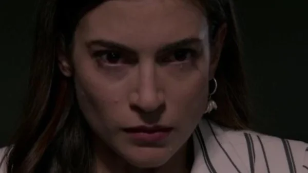 Παγιδευμένοι (30/10): «Είναι δολοφόνος» -  Πνίγει την Άννα με τα χέρια του στο υπόγειο που την έχει φυλακίσει