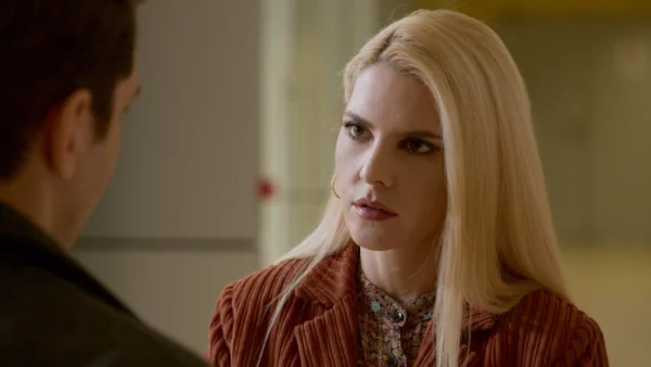 Παγιδευμένοι: «Μπορούμε να σε βοηθήσουμε να βρεις την αδελφή σου» - Επιστρέφει από τους νεκρούς η Κατερίνα;