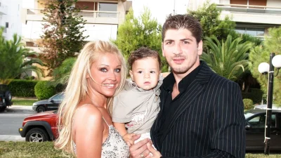 Η Σαμπρίνα με τον άντρα και το παιδί της