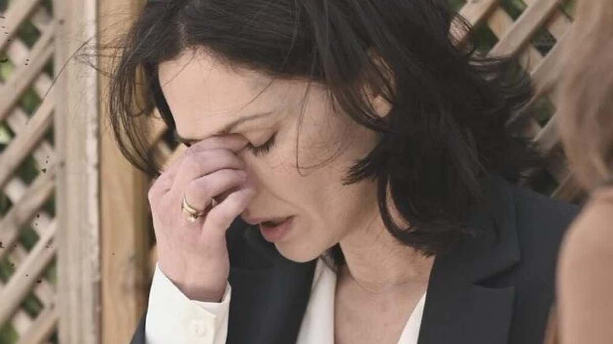 Σασμός (31/10): «Εσύ τόσα χρόνια τον πότιζες με το φαρμάκι σου, δεν θέλω να σε ξαναδώ στα μάτια μου μπροστά» - Τραγική φιγούρα η Βασιλική μετά τον θάνατο του Νικηφόρου