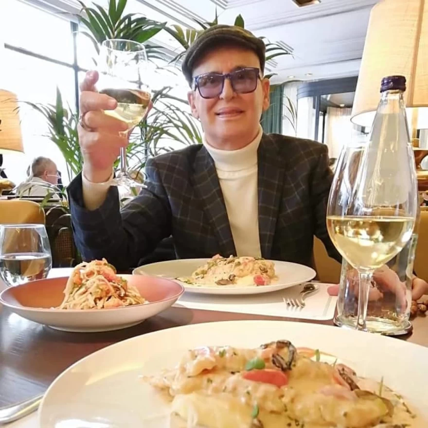 «Καταπέλτης» γνωστός χορευτής μετά την κηδεία της Μαίρης Χρονοπούλου: «Σκοτώνονται ποιος θα πρωτοκάνει δηλώσεις στα κανάλια...»