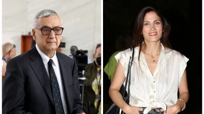 «Ξεχασμένη τηλεπερσόνα μιλάει για αφυλία...» - Η αιχμηρή ανάρτηση του Δημήτρη Σούρα για τις δηλώσεις της Μαίρης Συνατσάκη