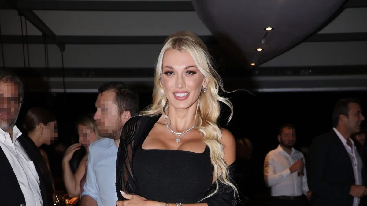 Η Κωνσταντίνα Σπυροπούλου σε βραδινή έξοδο