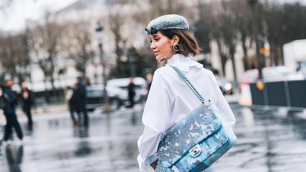 Φόρεσε το oversized shirt με 5 τρόπους στο γραφείο