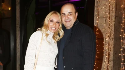 Μοιάζει την Έλενα Τσαβαλιά: Αυτή είναι η κούκλα σύντροφος του γιου του Μάρκου Σεφερλή, Χάρη