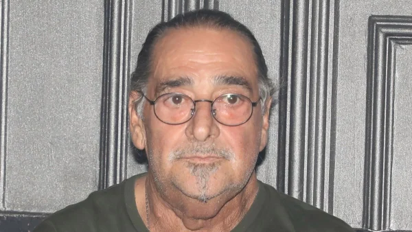 Το πρώτο βράδυ του Βασίλη Καρρά στο σπίτι του μετά το νοσοκομείο - Πως ήταν, τι έκανε