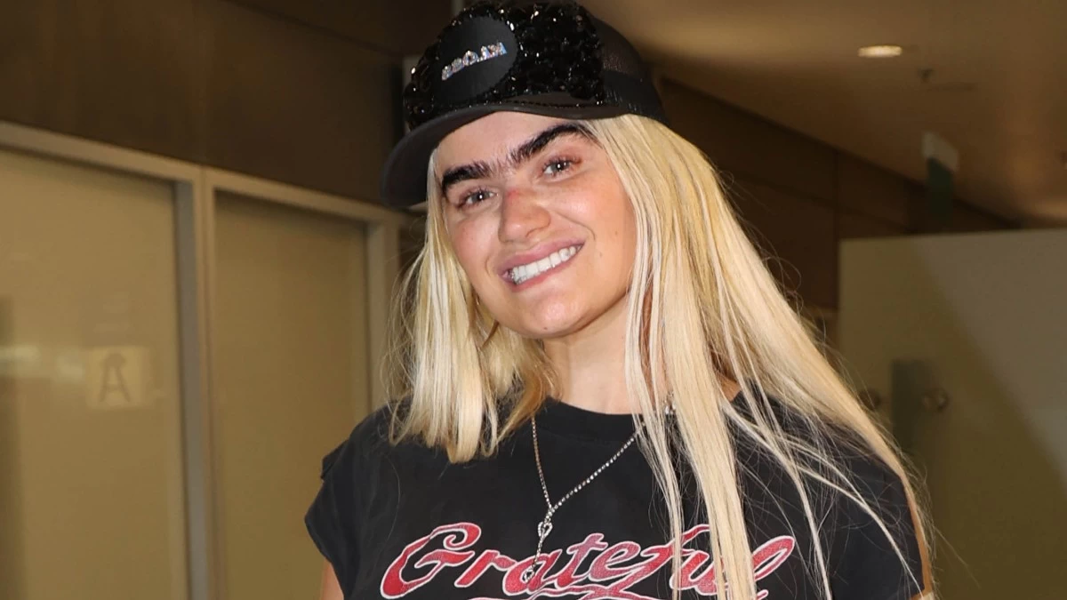 Αγνώριστη η Σοφία Χατζηπαντελή - Πόζαρε για πρώτη φορά χωρίς το μονόφρυδό που τη χαρακτηρίζει