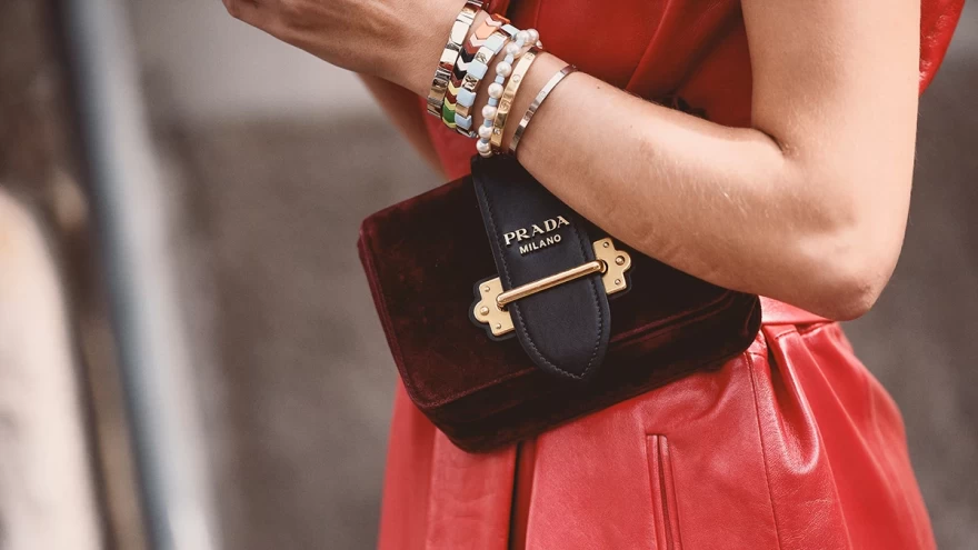 βελούδινη τσάντα