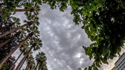 Καιρός (5/11): Βροχές και καταιγίδες στο Αιγαίο - Τι δείχνει ο υδράργυρος για την Αττική