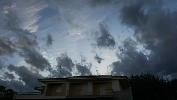 Αίθριος ο καιρός σήμερα, Τρίτη 14 Νοεμβρίου, με αραιές νεφώσεις - Πόσο θα ανέβει η θερμοκρασία