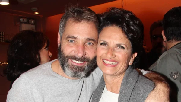 «Όταν ένα τραγούδι γράφεται και λέει...» - Το σχόλιο του Θοδωρή Αθερίδη για την απόφαση της Άλκηστης Πρωτοψάλτη να βγάλει τη λέξη "χοντρή"