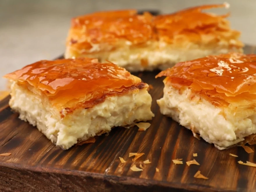 Ζουμερή μπουγάτσα με τυρί - Πως να την κάνεις μόνη στο σπίτι