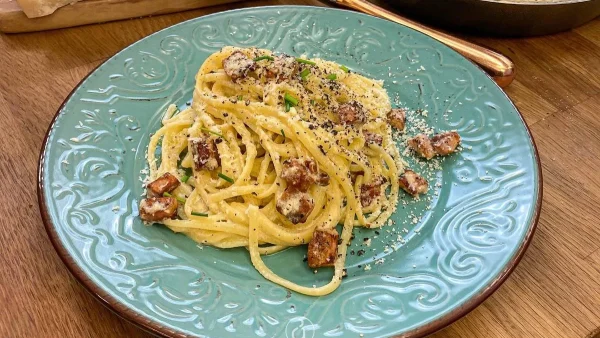 Πως να φτιάξεις την αυθεντική Ιταλική καρμπονάρα μόνη στο σπίτι - Τα 4 μυστικά