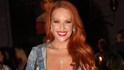 Η Σίσσυ Χρηστίδου με γήινο μακιγιάζ σε ζεστούς τόνους & ανάλαφρο wavy εφέ απογειώνει το χειμωνιάτικο look της!