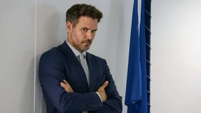 Παγιδευμένοι (20/11): «Έτσι και σε ξαναδώ να πλησιάζεις τη γυναίκα μου δεν ξέρω κι εγώ τι θα γίνει» - Το λάθος του Δημήτρη πριν τη σύλληψη του απαγωγέα της Άννας