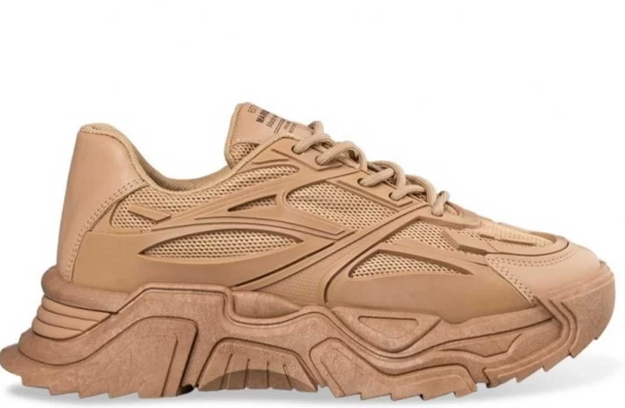 μπεζ αθλητικά