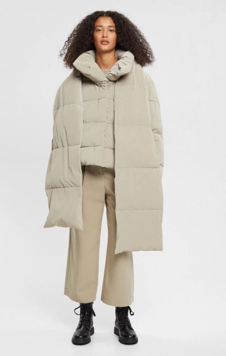 μπουφάν με κασκόλ