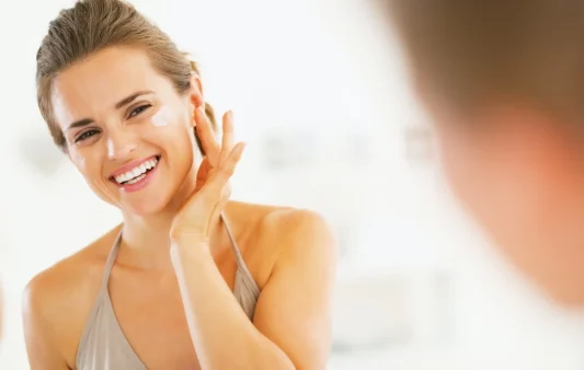 Beauty alert: 5 κρέμες προσώπου για όμορφη & λαμπερή επιδερμίδα που κοστίζουν λιγότερο από 10 ευρώ!