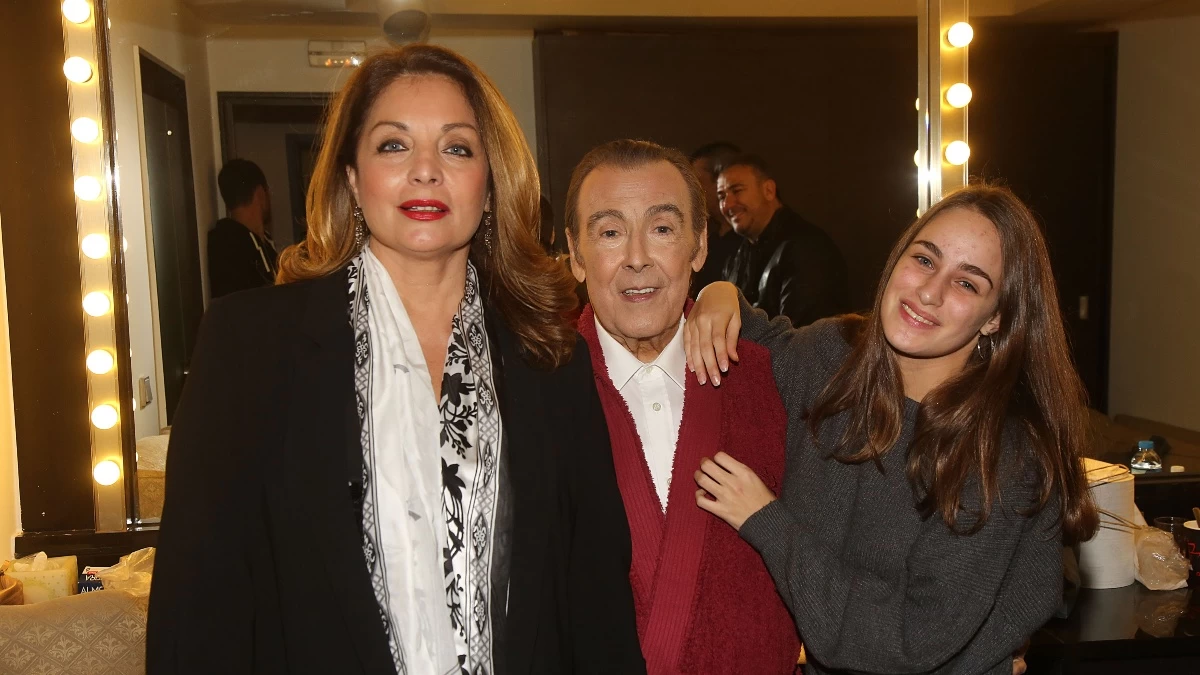 «Αν έζησε αυτά τα επιπλέον 20 χρόνια ο Τόλης Βοσκόπουλος, τα έζησε γιατί ...» - Η αποκάλυψη για τη ζωή του τραγουδιστή λίγα χρόνια μετά το θάνατο του