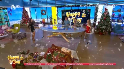 Γεμάτο με χιονανθρώπους και Χριστουγεννιάτικα γλυκά: Στολίστηκε στα γιορτινά το πλατό του "Happy Day"