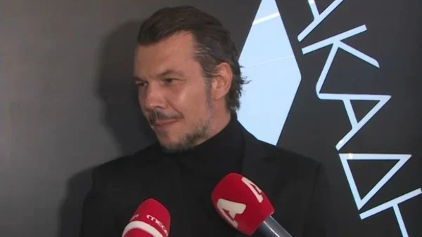 «Αγχώνομαι...» - Η σπάνια εξομολόγηση του Ιωάννη Παπαζήση για τη σχέση με την Παντούση και τον γιο του με την Αδαμοπούλου