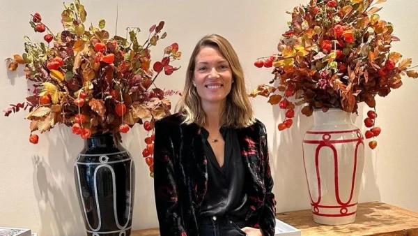 Day or Night: Η Βίκυ Καγιά σού δείχνει πώς θα φορέσεις ένα σύνολο πρωί & βράδυ