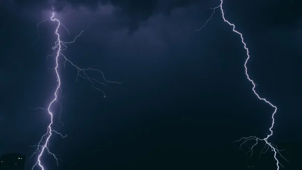 Έκτακτο δελτίο επιδείνωσης καιρού: Έρχεται βροχερό τριήμερο - Ποιες περιοχές θα πληγούν από χαλάζι και κεραυνούς