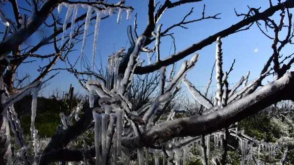 Καιρός (27/11): Μεγάλη προσοχή στον παγετό - Συνεχίζεται το έντονο κρύο και οι βροχοπτώσεις