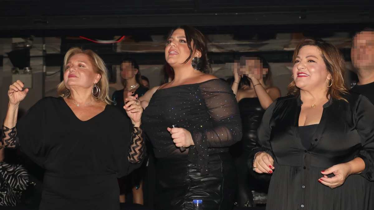 Τις κοιτούσαν όλοι στα μπουζούκια: Με διαφάνειες στην κοιλιά η Μπάρκα - Τα "έσπασε" μέχρι το πρωί με την Σταυροπούλου & την Καβογιάννη