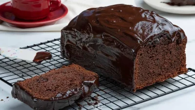 Είναι σκέτη κόλαση: Κέικ με γλάσο σοκολάτας