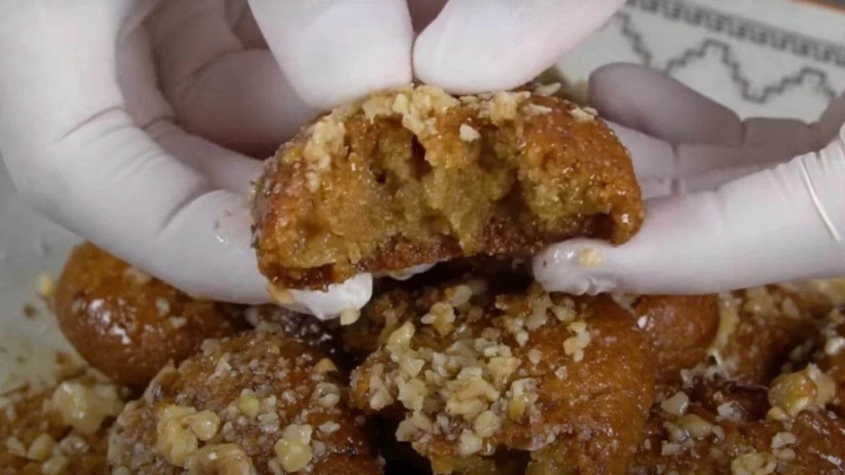 Μελομακάρονα του ονείρου: Τα 6 απόλυτα μυστικά για σου βγουν τραγανά απ' έξω και μελωμένα από μέσα