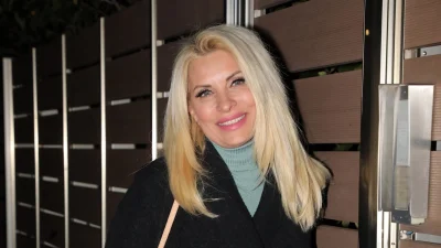 «Όταν θέλω να σχολιάσω κάτι στις κόρες μου στο Instagram...» - Η αποκάλυψη της Ελένης Μενεγάκη ζωντανά στην εκπομπή της