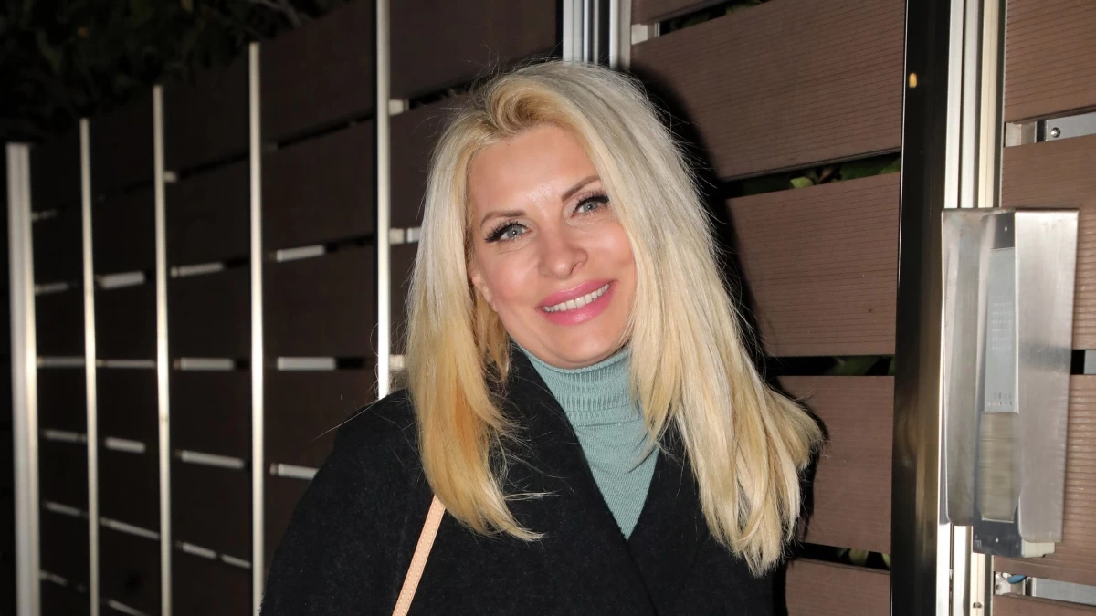 «Όταν θέλω να σχολιάσω κάτι στις κόρες μου στο Instagram...» - Η αποκάλυψη της Ελένης Μενεγάκη ζωντανά στην εκπομπή της