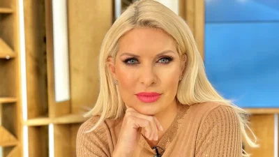 Η Ελένη Μενεγάκη σε barbie mood... - Δες το υπέροχο total pink makeup που υιοθέτησε!