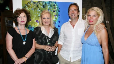 Μαζί στην θάλασσα: Η τρυφερή φωτογραφία Μενεγάκη - Παντζόπουλου που δημοσίευσε η Λιλίκα στο instagram