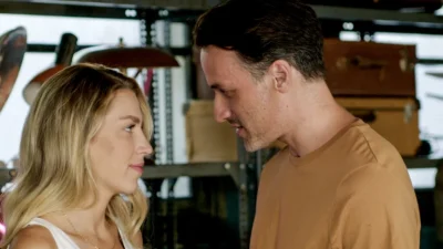 Μετά τη φωτιά (23/11): Τον βρίσκει η Ειρήνη αιμόφυρτο στο πάτωμα - Άγρια επίθεση στον Οδυσσέα