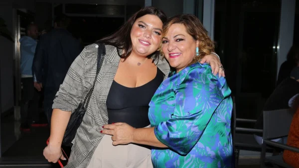 «Δεν θα ξεχάσω ποτέ τις μέρες που έκλαιγες στο σαλόνι, άκουγα τον λυγμό σου...» - Η συγκινητική & μακροσκελής ανάρτηση της Δανάης Μπάρκα για τη Βίκυ Σταυροπούλου