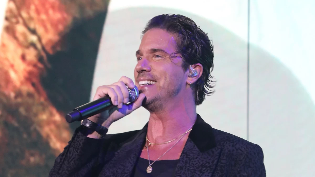 Στα μπουζούκια για τα μάτια του πρώην της - Η φωτογραφία του Νίκου Οικονομόπουλου με την κάποτε σύντροφό του μετά από 16 χρόνια