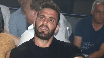 Αδιανόητο σκηνικό με τον Νίκο Παππά σε αγώνα - Πέταξε τη μπάλα στο κεφαλί του διαιτητή και τον απέβαλαν (Βίντεο)