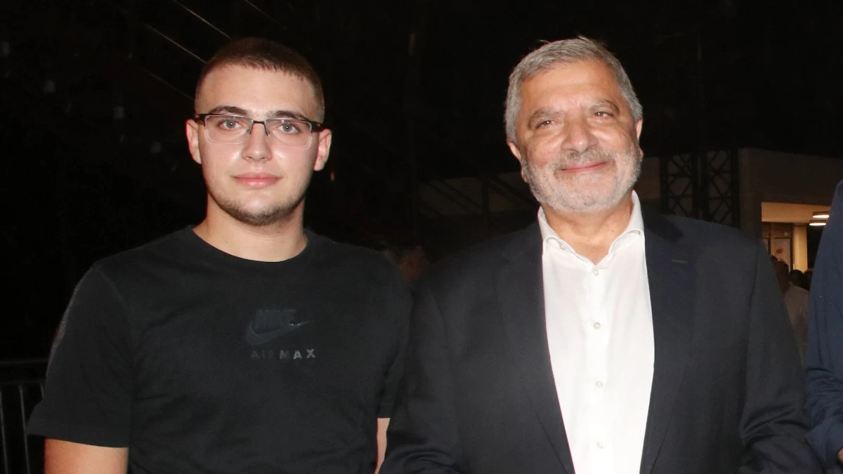 Ντυμένος στα χακί με αρβυλάκια και μπερέ - Γεμάτος καμάρι ο Γιώργος Πατούλης στην ορκωμοσία του γιου του, Αλέξανδρου