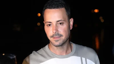 Η φωτογραφία του Πέτρου Κουσουλού μέσα από το περιπολικό μετά τη σύλληψή του