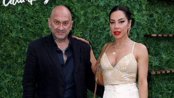 Το βίντεο που πρόδωσε την επανασύνδεση τους: Χέρι - χέρι στο κέντρο της Αθήνας Μαριάντα Πιερίδη και Δημήτρης Κατριβέσης