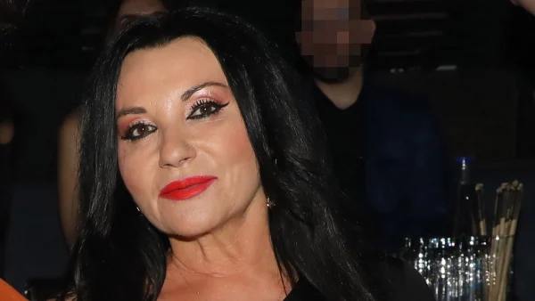 «Περιμένεις μωράκι;» - Η απάντηση της Πόπης Μαλλιωτάκη σε δημοσίευμα που την θέλει έγκυο