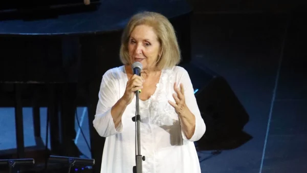 «Ήταν καρκίνος, αλλά...» - Συγκλονίζει η Κάρμεν Ρουγκέρη για το πρόβλημα υγείας της