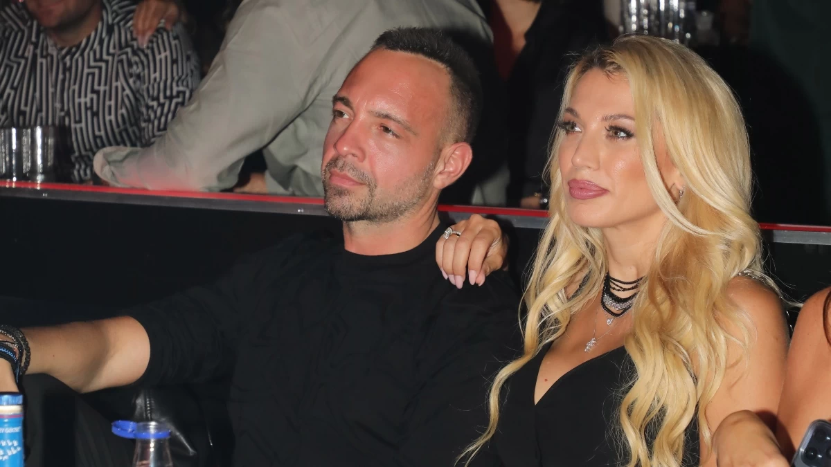 Άφησαν τον μπέμπη τους στο σπίτι και πήγαν στα μπουζούκια - Τα "έσπασαν" μέχρι το πρωί η Κωνσταντίνα Σπυροπούλου και ο Βασίλης Σταθοκωστόπουλος