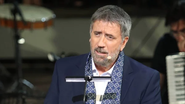 «Είναι φίλοι μου αυτοί...» - Η απάντηση του Σπύρου Παπαδόπουλου στους δημοσιογράφους για τη νεα εκπομπή του Χρήστου Φερεντίνου