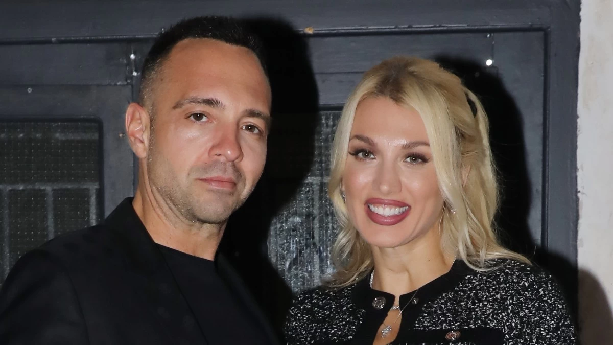 Κωνσταντίνα Σπυροπούλου: Πόζαρε με τον Βασίλη Σταθοκωστόπουλο και όλοι κοιτούσαν την τσάντα της - Νέα βραδινή έξοδος για το ζευγάρι