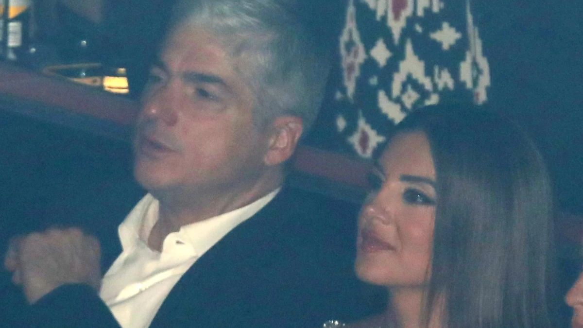 Τους κοιτούσαν όλοι στα μπουζούκια: Με μικροσκοπικό μίνι φόρεμα και τιράντες από στρας η Σταματίνα Τσιμτσιλή - Τα "έσπασε" μέχρι το πρωί με τον Θέμη Σοφό